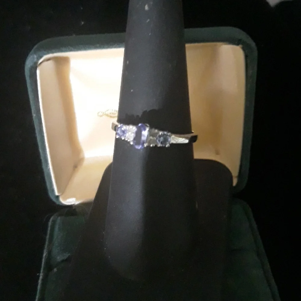 Genuine Tanzanite/Diamond Ring Sz 7